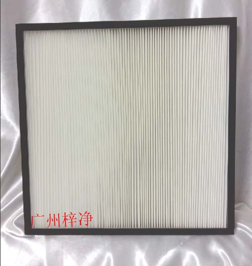 板式中效過(guò)濾器設(shè)計(jì)特點(diǎn)：風(fēng)量大、阻力小、結(jié)構(gòu)堅(jiān)固、可重復(fù)清潔使用。