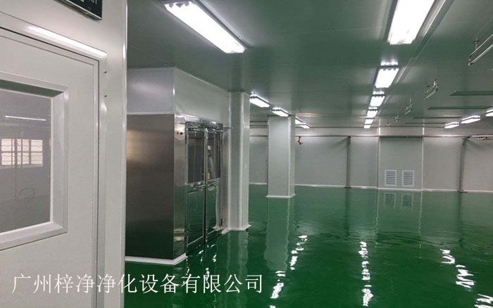 風(fēng)淋室主要用于對進入潔凈室的人員進行預(yù)處理，以減少帶入的塵埃和污染物。