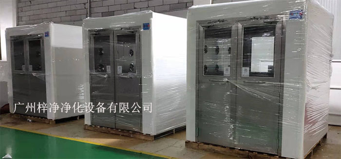 在潔凈室領(lǐng)域，風(fēng)淋室作為一種關(guān)鍵的空氣凈化設(shè)備